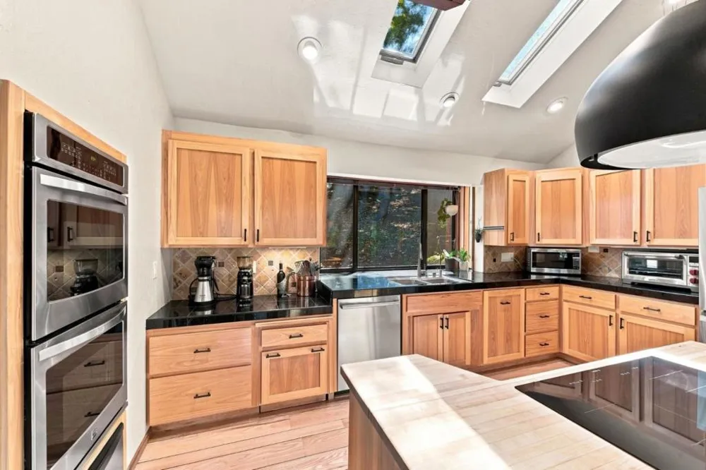 22163 Miller Ridge Road Los Gatos, CA 95033