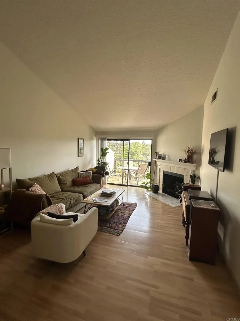2146 Valleydale Lane Encinitas, CA 92024