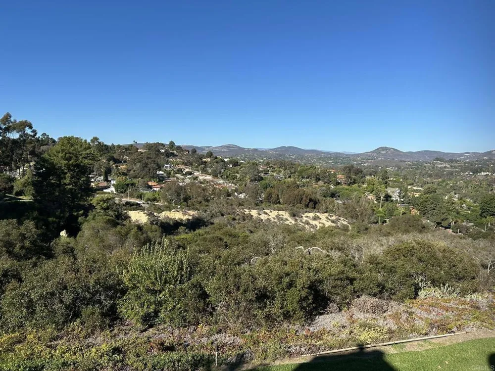 2146 Valleydale Lane Encinitas, CA 92024