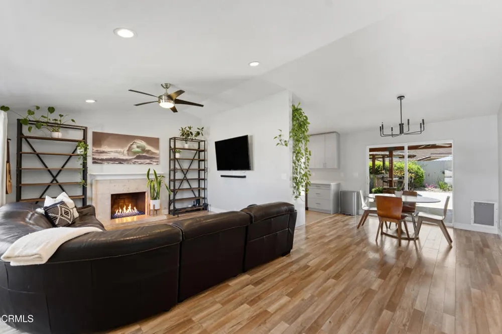 4552 Milpas Street Camarillo, CA 93012