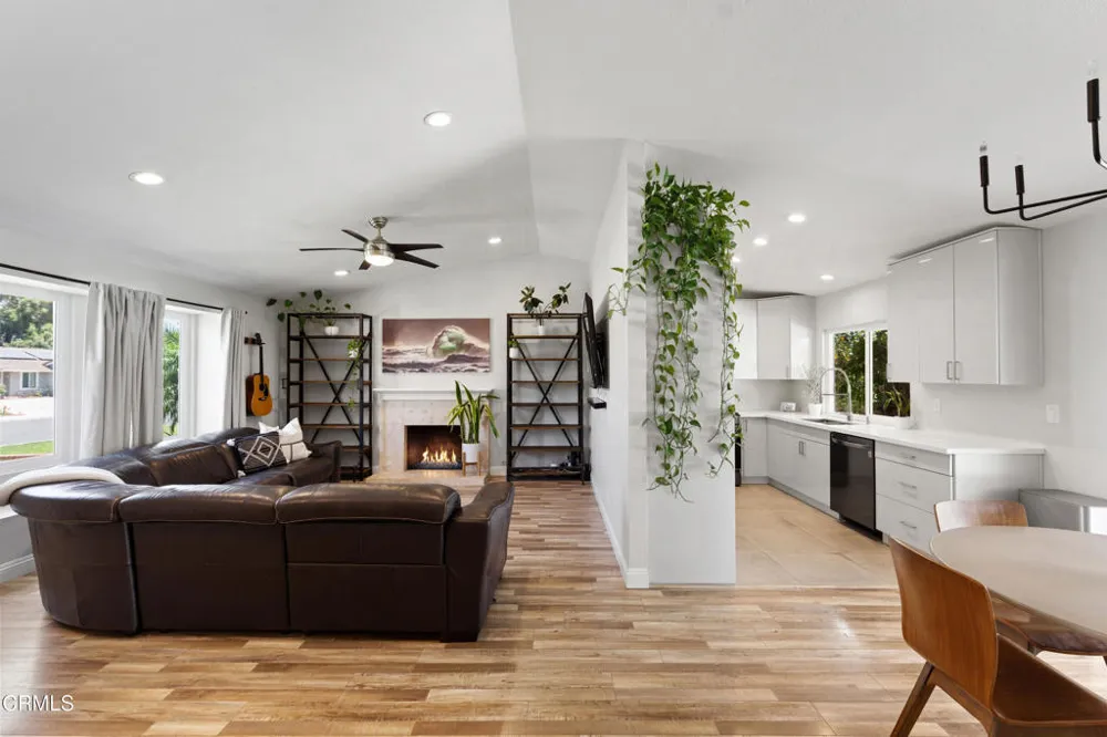 4552 Milpas Street Camarillo, CA 93012