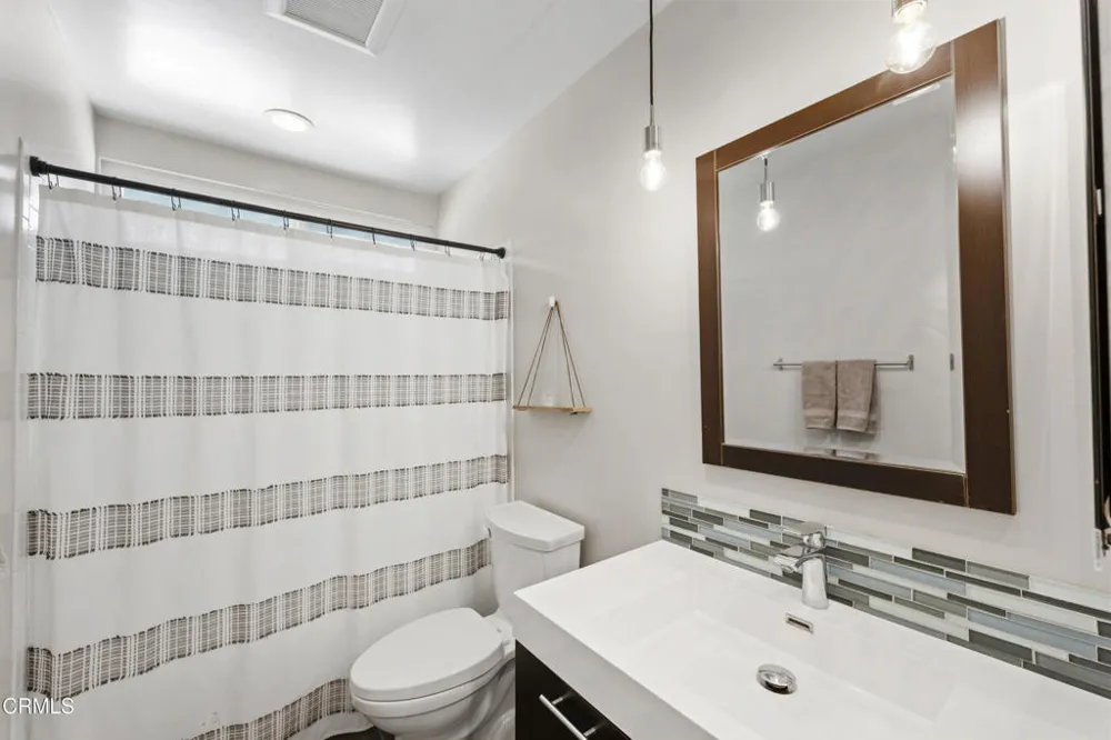 4552 Milpas Street Camarillo, CA 93012