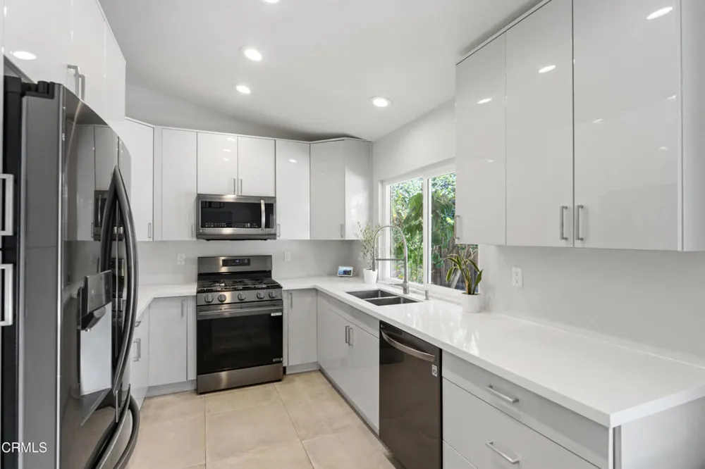 4552 Milpas Street Camarillo, CA 93012