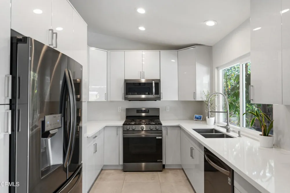 4552 Milpas Street Camarillo, CA 93012