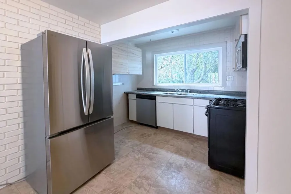 652 Rockaway Beach Avenue Pacifica, CA 94044