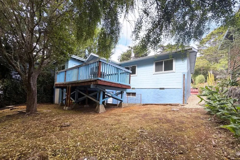 652 Rockaway Beach Avenue Pacifica, CA 94044