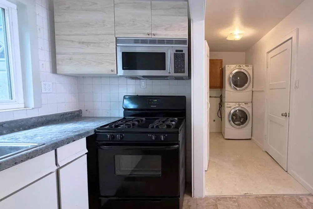 652 Rockaway Beach Avenue Pacifica, CA 94044