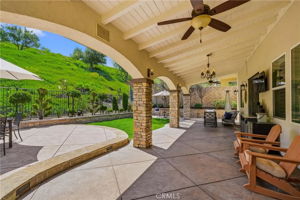 17688 Wren Drive Canyon Country, CA 91387