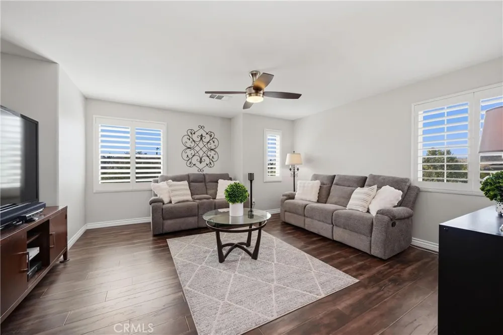 17688 Wren Drive Canyon Country, CA 91387