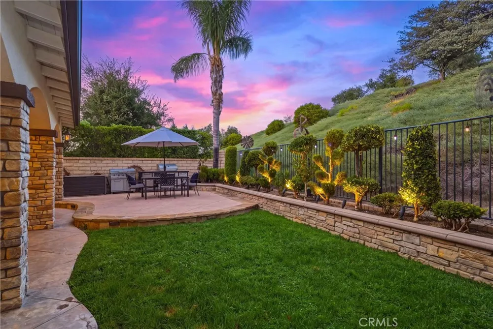 17688 Wren Drive Canyon Country, CA 91387
