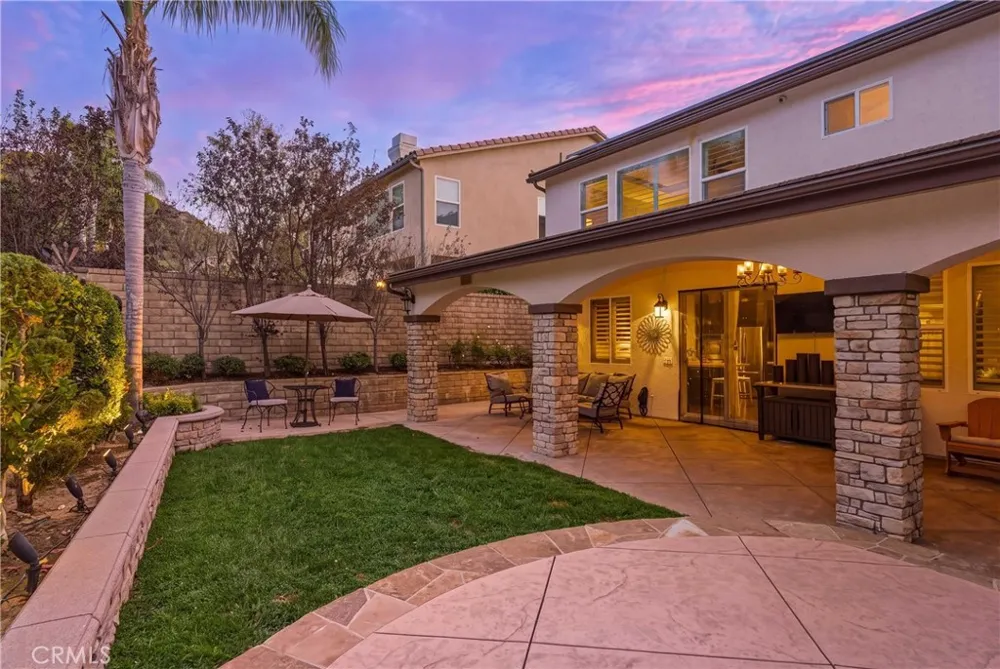 17688 Wren Drive Canyon Country, CA 91387