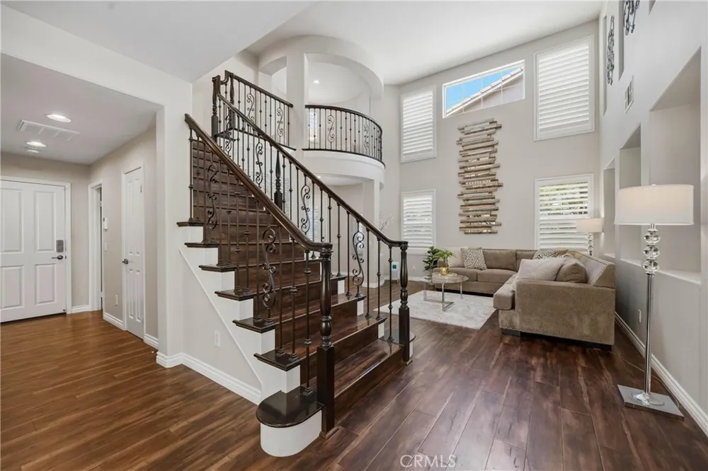 17688 Wren Drive Canyon Country, CA 91387