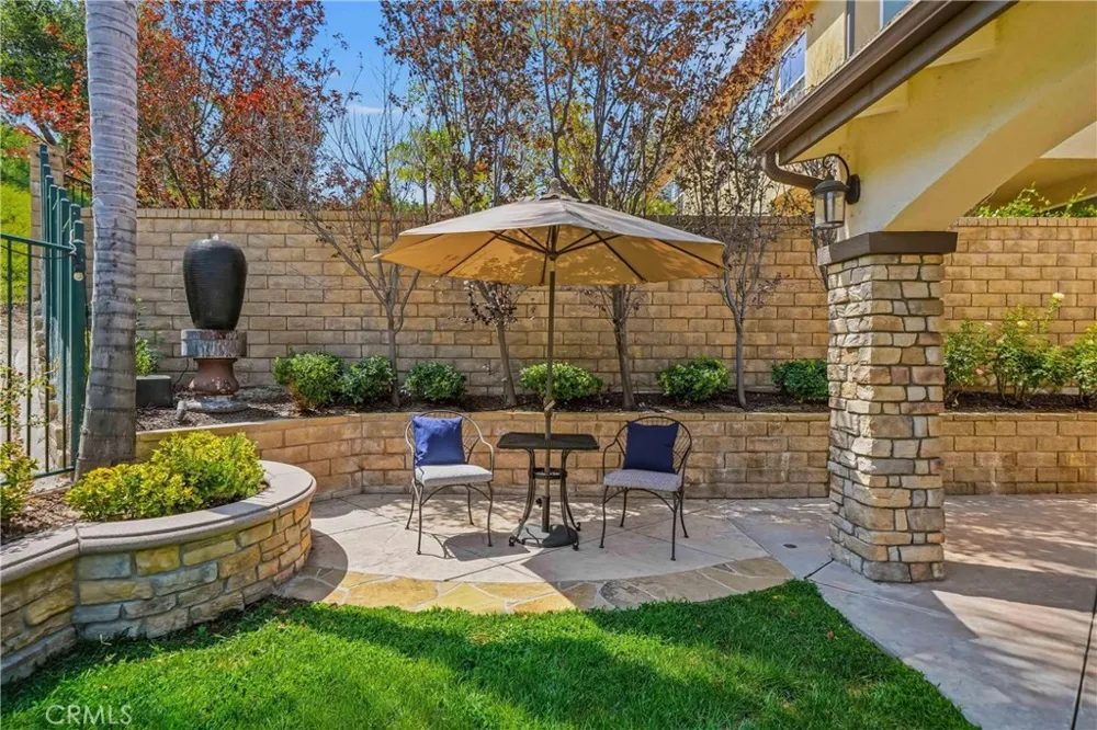17688 Wren Drive Canyon Country, CA 91387