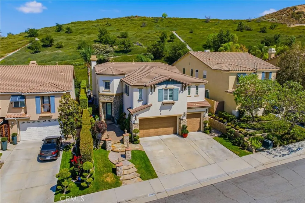 17688 Wren Drive Canyon Country, CA 91387