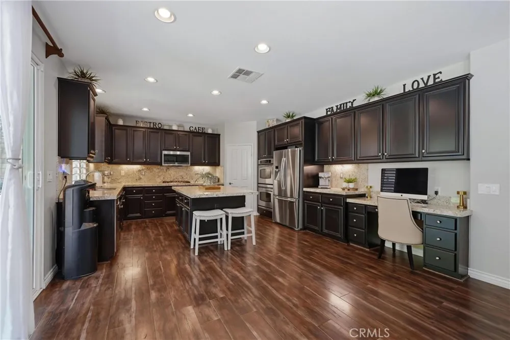 17688 Wren Drive Canyon Country, CA 91387