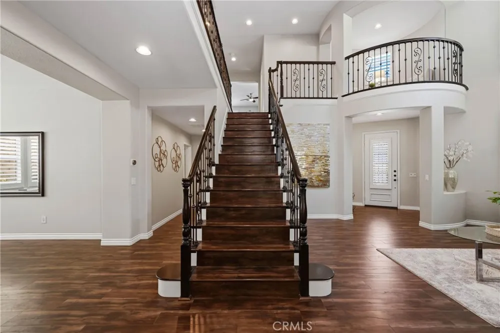 17688 Wren Drive Canyon Country, CA 91387