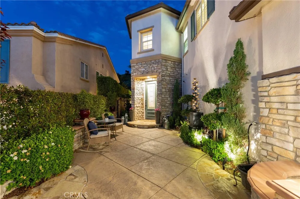 17688 Wren Drive Canyon Country, CA 91387