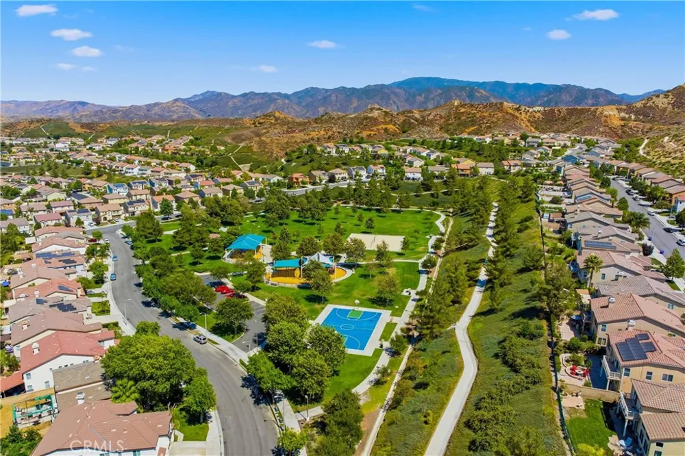 17688 Wren Drive Canyon Country, CA 91387