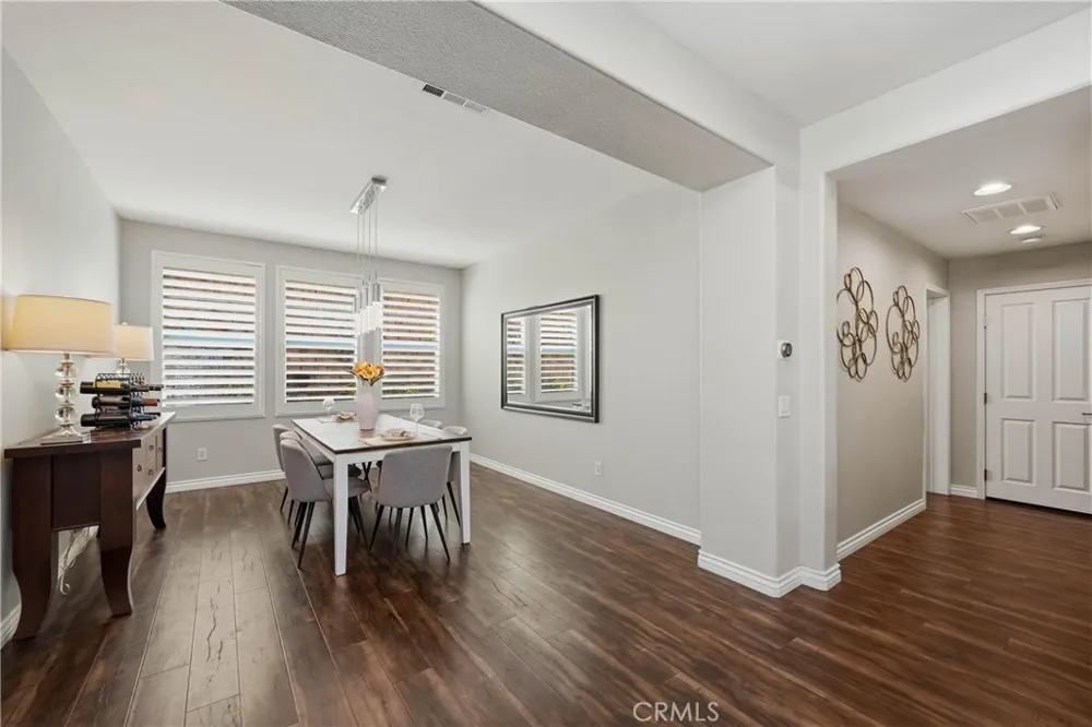 17688 Wren Drive Canyon Country, CA 91387