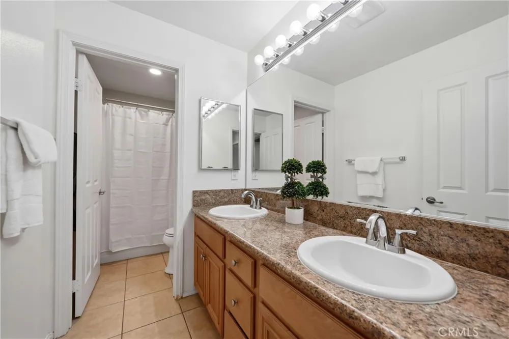 17688 Wren Drive Canyon Country, CA 91387