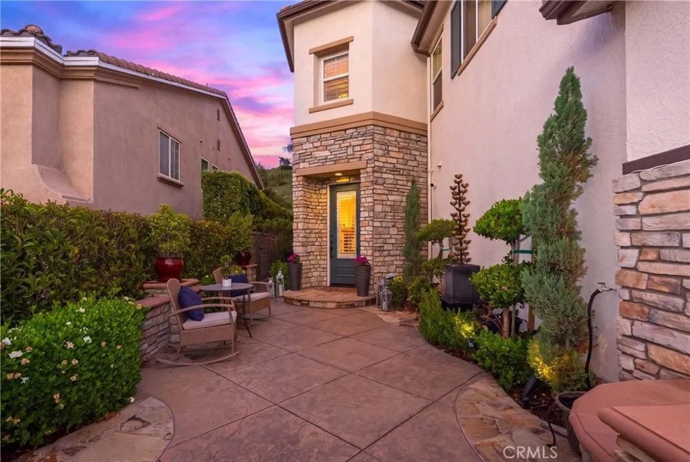 17688 Wren Drive Canyon Country, CA 91387