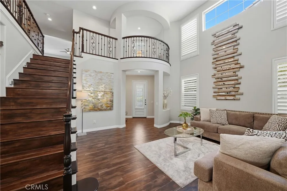17688 Wren Drive Canyon Country, CA 91387