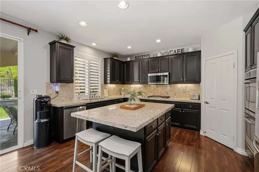 17688 Wren Drive Canyon Country, CA 91387