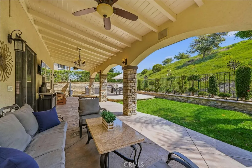 17688 Wren Drive Canyon Country, CA 91387