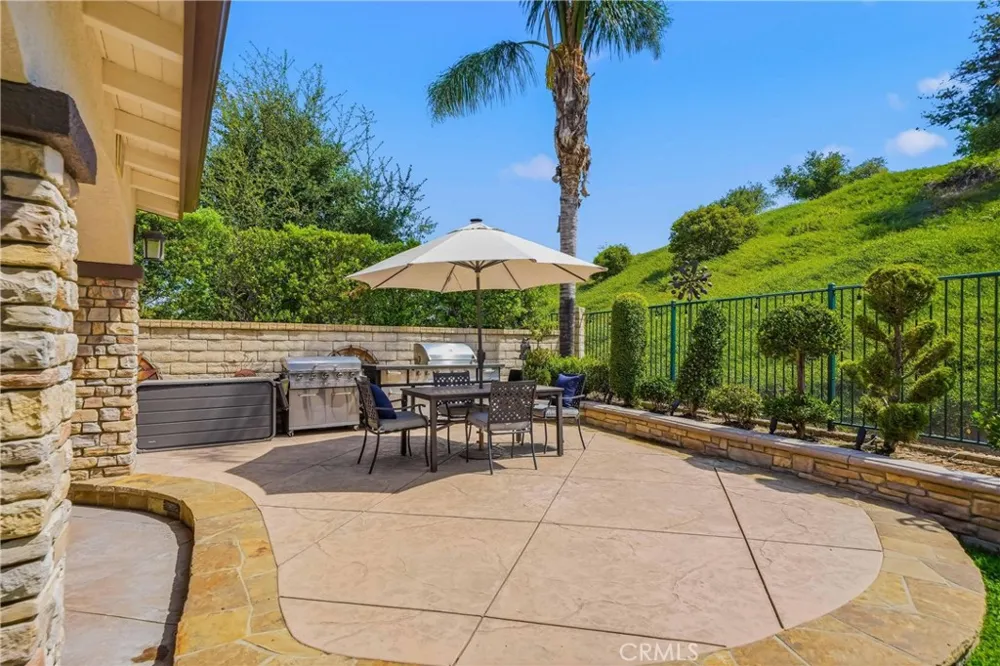 17688 Wren Drive Canyon Country, CA 91387