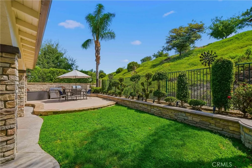 17688 Wren Drive Canyon Country, CA 91387