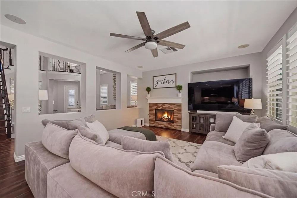 17688 Wren Drive Canyon Country, CA 91387