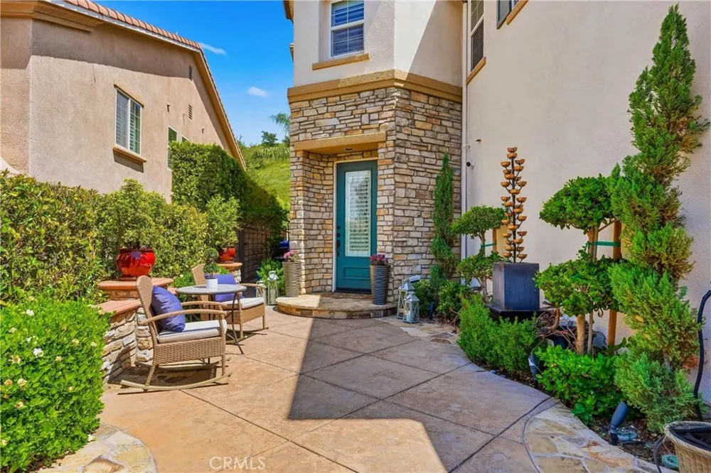 17688 Wren Drive Canyon Country, CA 91387