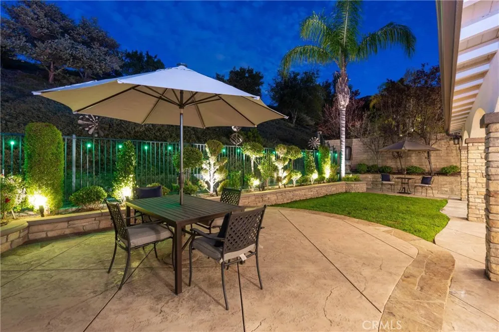 17688 Wren Drive Canyon Country, CA 91387