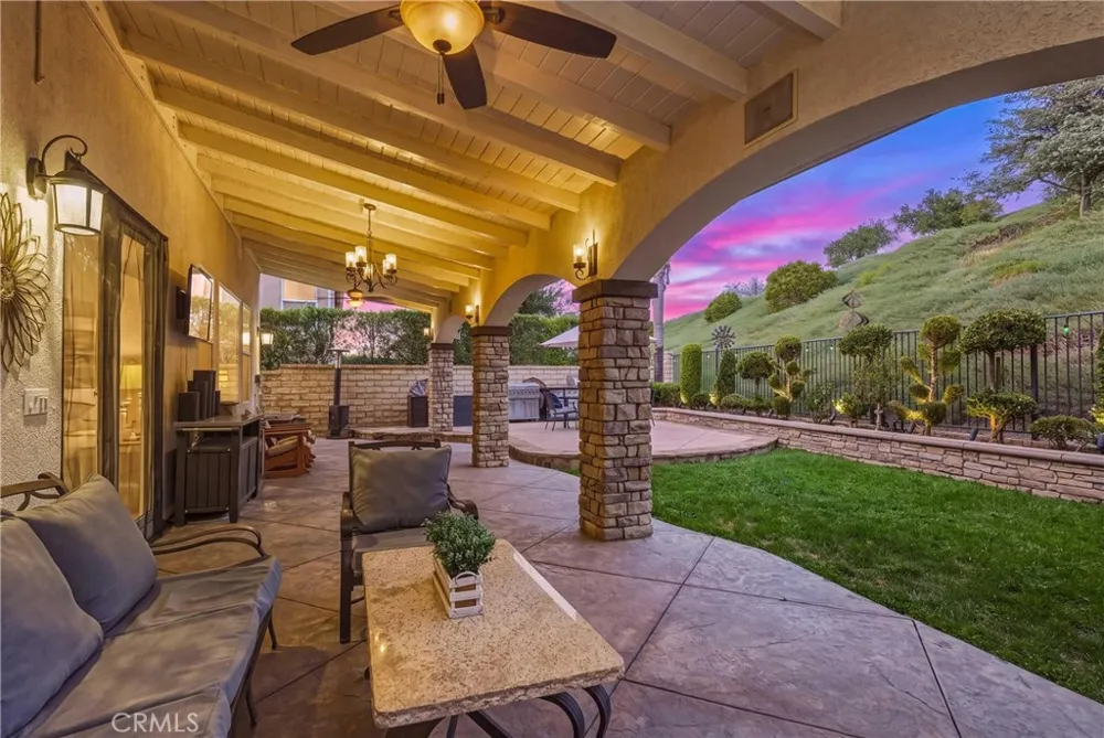 17688 Wren Drive Canyon Country, CA 91387