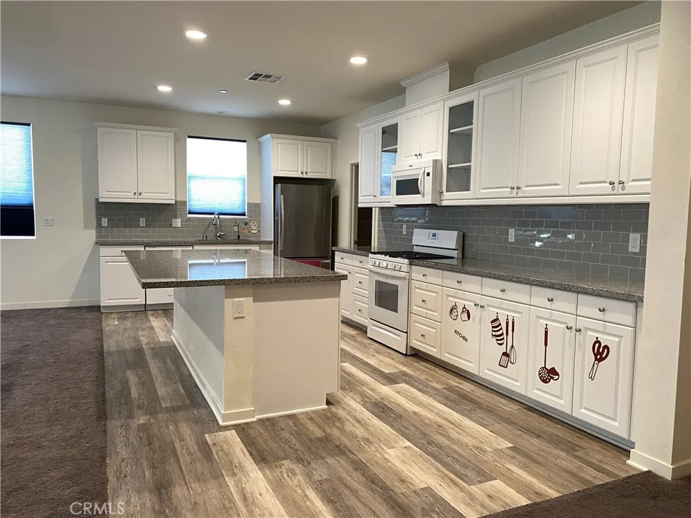4232 W Ivesbrook Street Lancaster, CA 93536