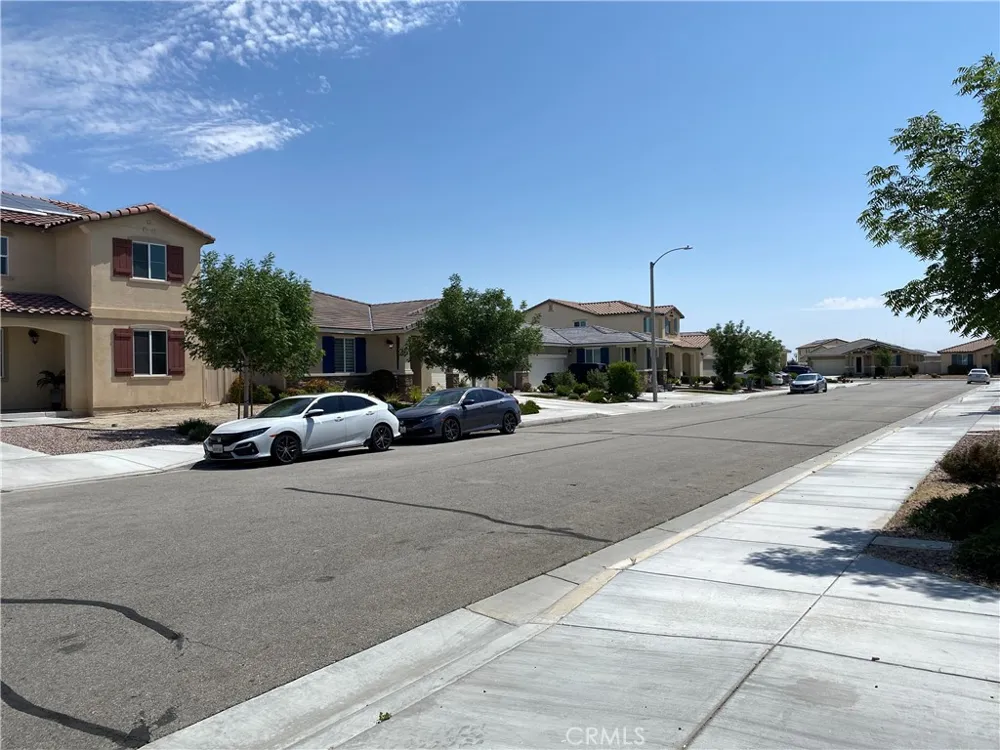 4232 W Ivesbrook Street Lancaster, CA 93536