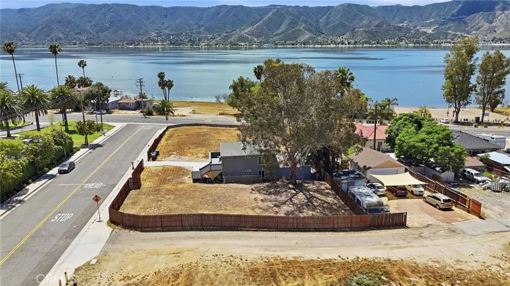 Mohr Lake Elsinore, CA 92530