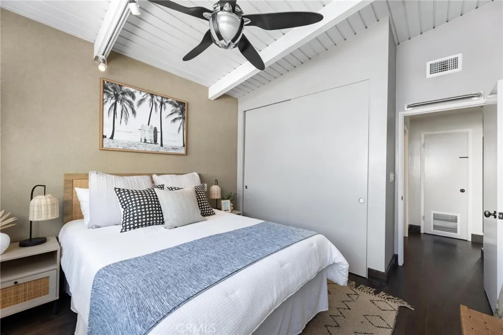 405 10th Street Manhattan Beach, CA 90266