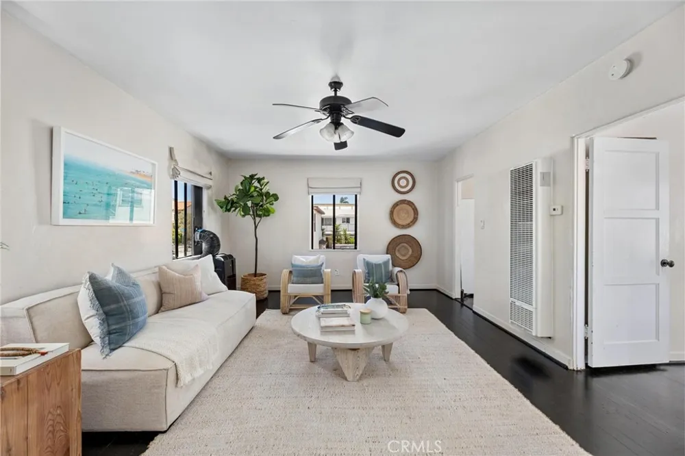 405 10th Street Manhattan Beach, CA 90266