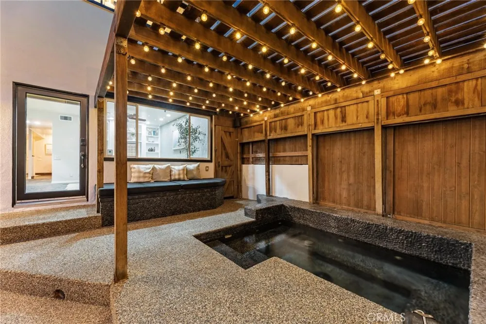 405 10th Street Manhattan Beach, CA 90266