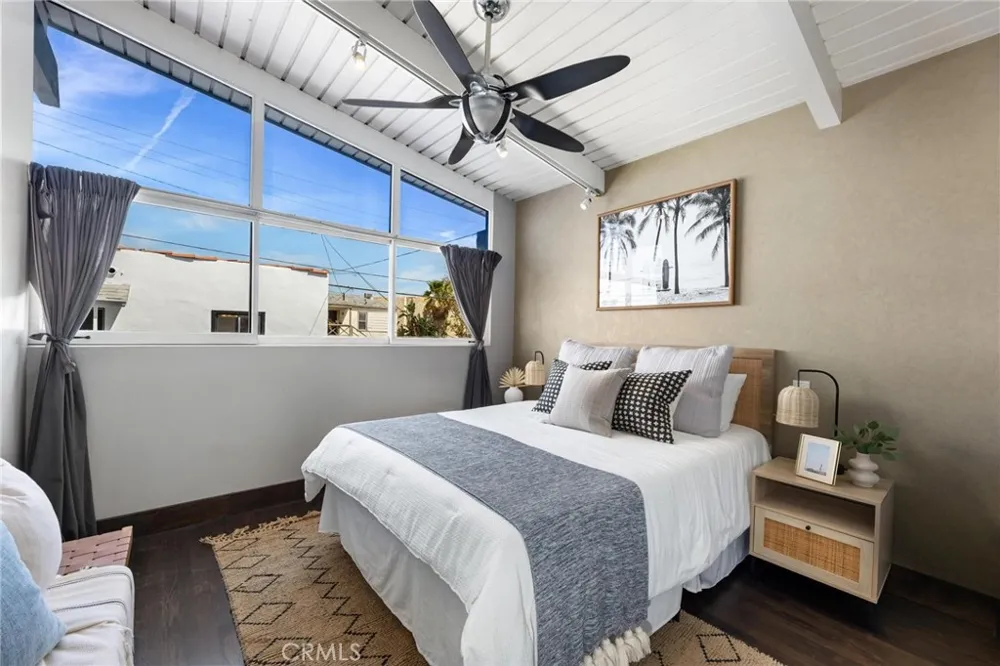 405 10th Street Manhattan Beach, CA 90266