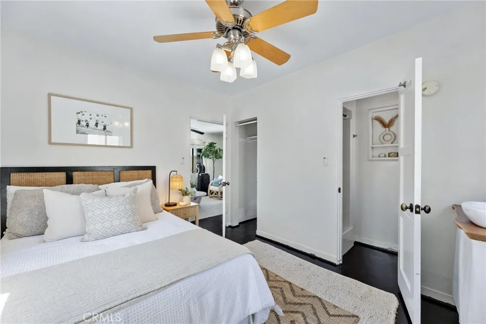405 10th Street Manhattan Beach, CA 90266
