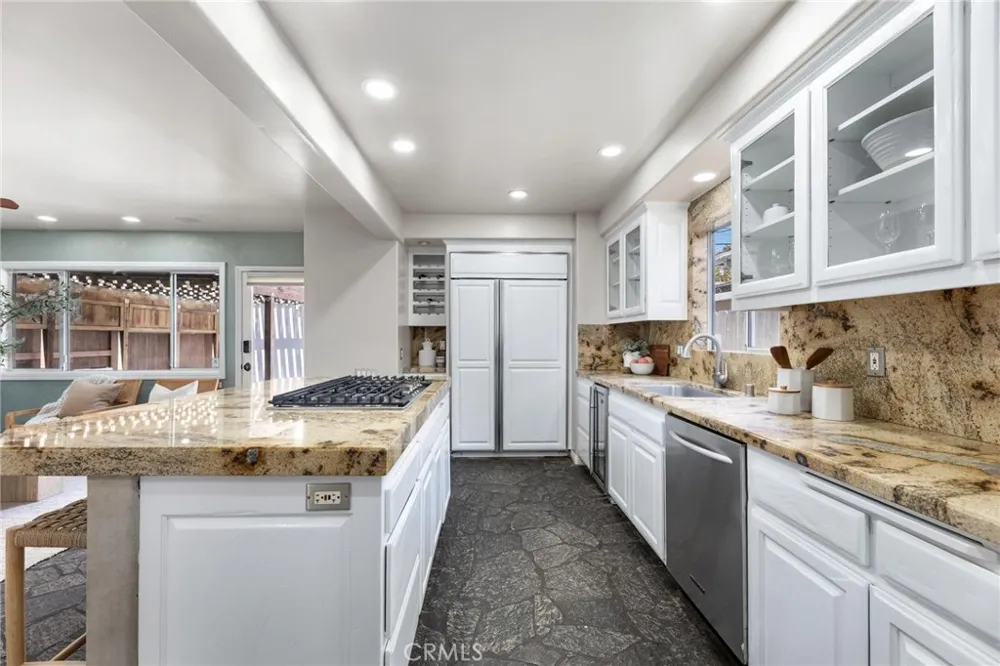 405 10th Street Manhattan Beach, CA 90266
