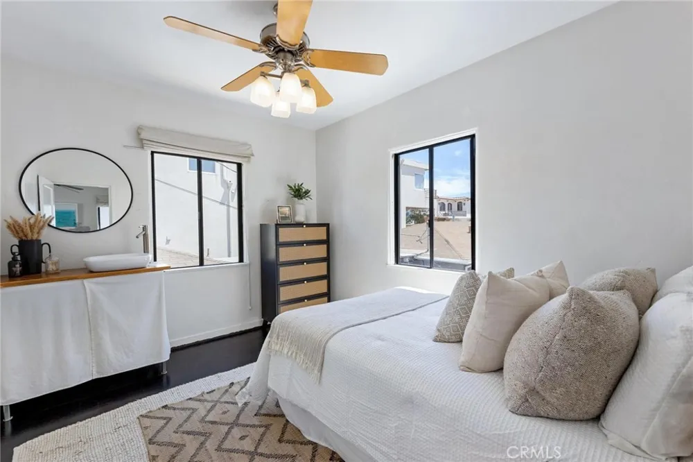 405 10th Street Manhattan Beach, CA 90266