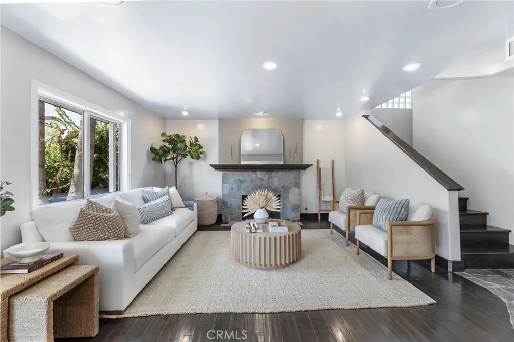 405 10th Street Manhattan Beach, CA 90266