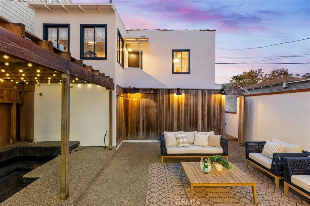 405 10th Street Manhattan Beach, CA 90266