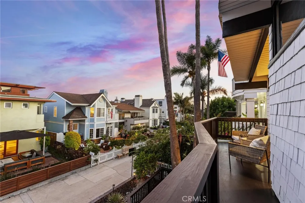 405 10th Street Manhattan Beach, CA 90266