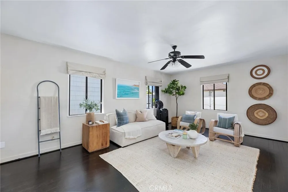 405 10th Street Manhattan Beach, CA 90266