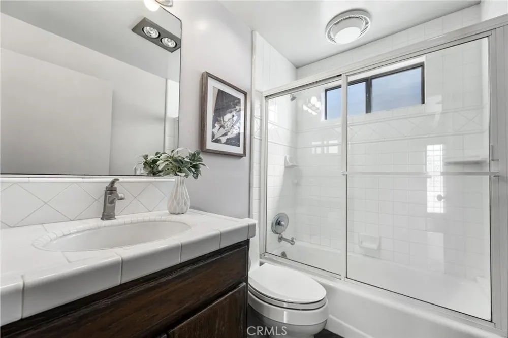 405 10th Street Manhattan Beach, CA 90266