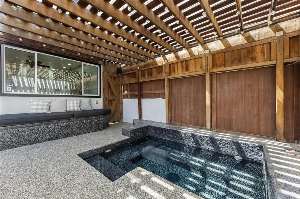 405 10th Street Manhattan Beach, CA 90266